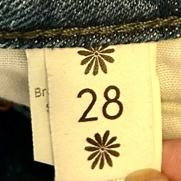 SHOW ME YOUR MUMU Brooklyn Distressed High Waist Split Frayed Crop Hem Sz 28 💛 - Picture 11 of 13